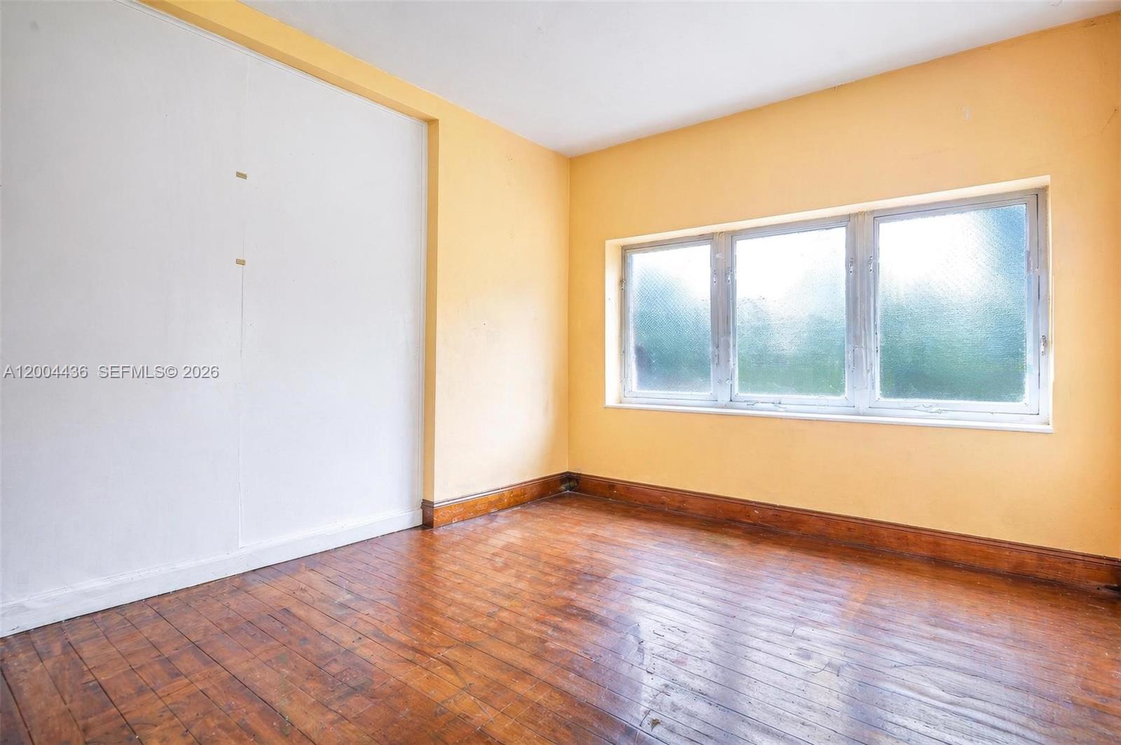 COUNTRY CLUB ESTATES SEC - Residential