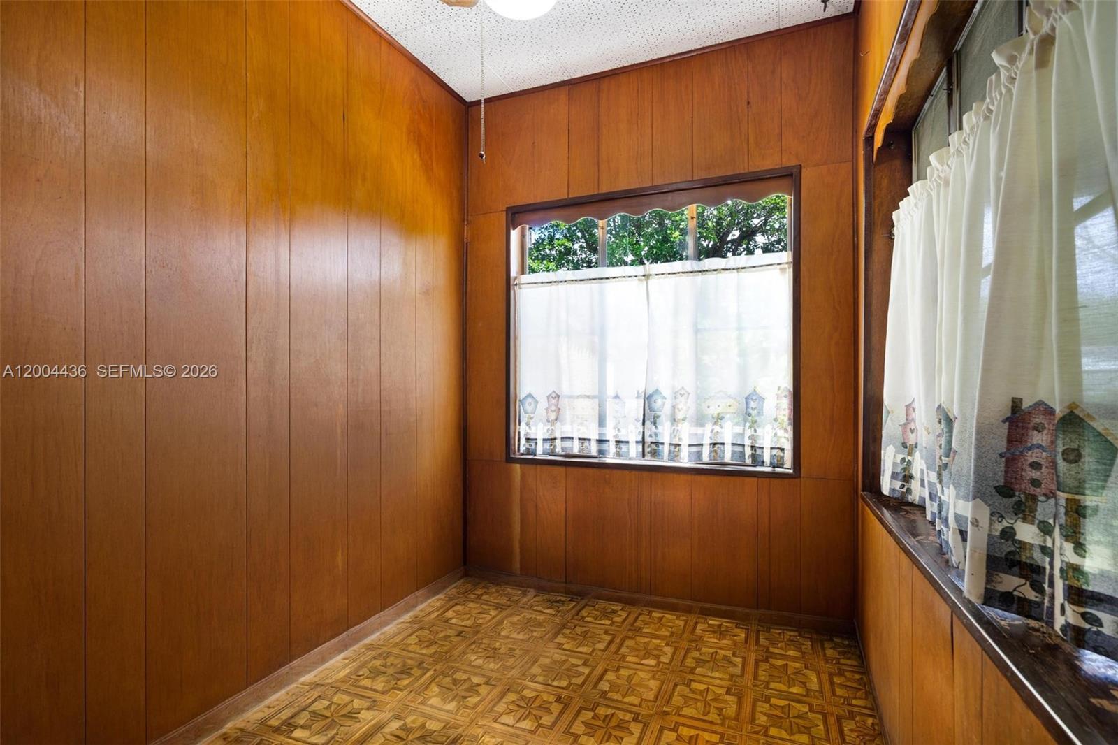 COUNTRY CLUB ESTATES SEC - Residential