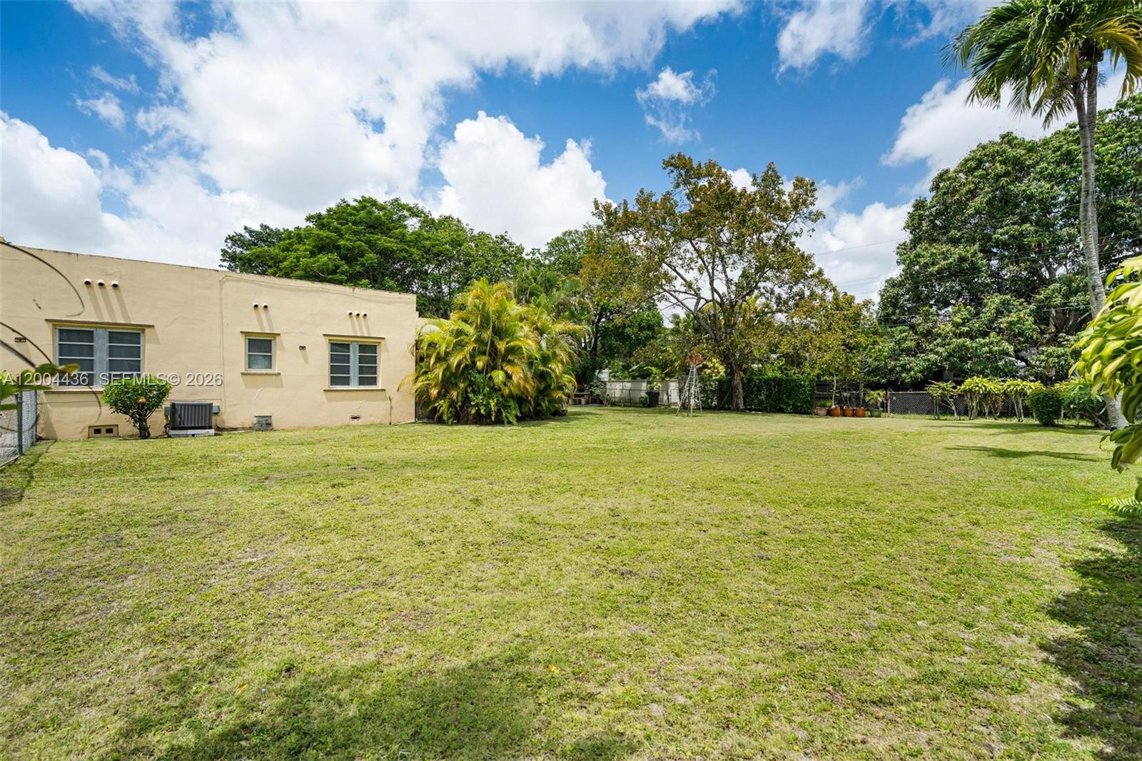 COUNTRY CLUB ESTATES SEC - Residential