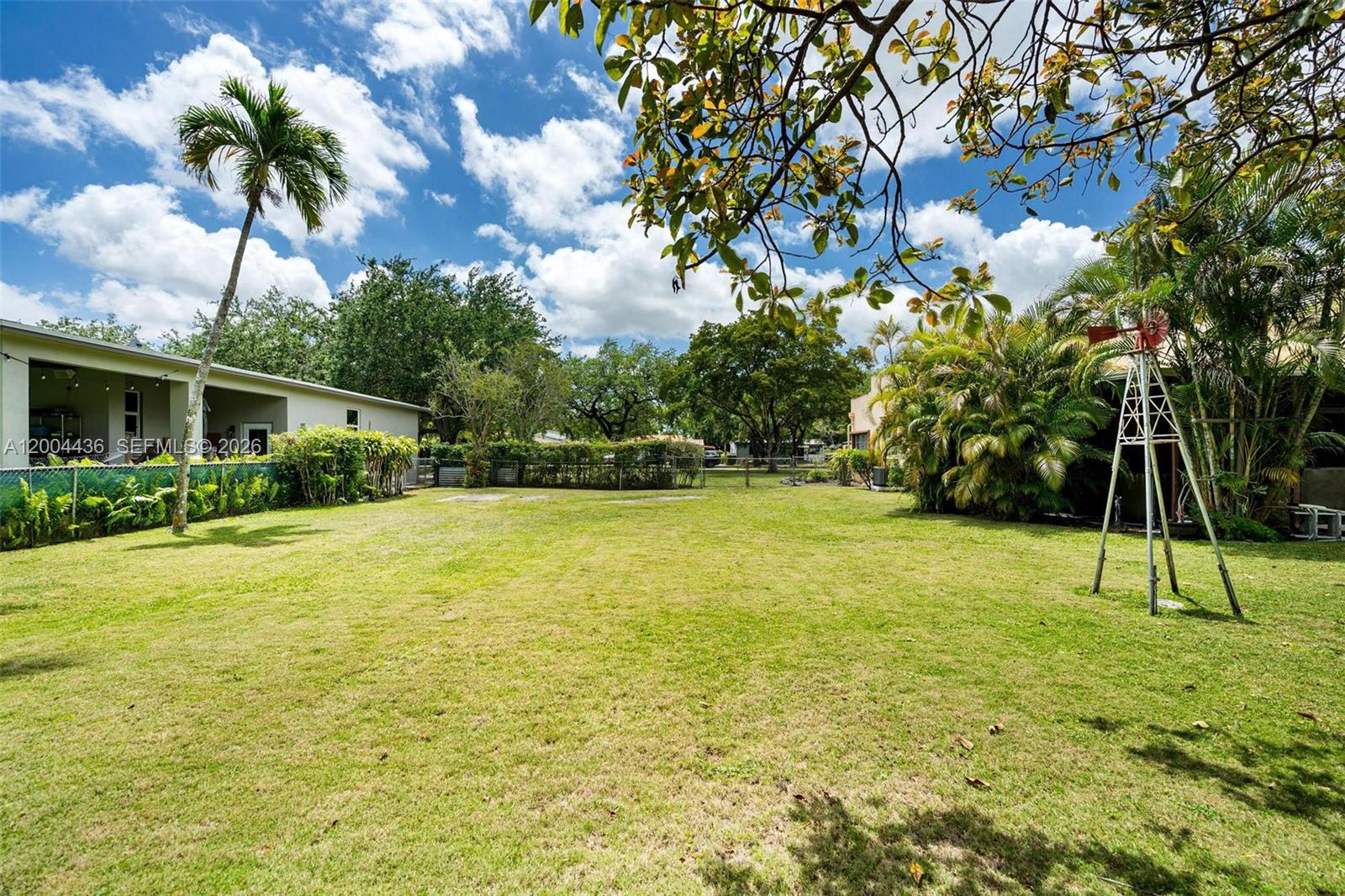 COUNTRY CLUB ESTATES SEC - Residential