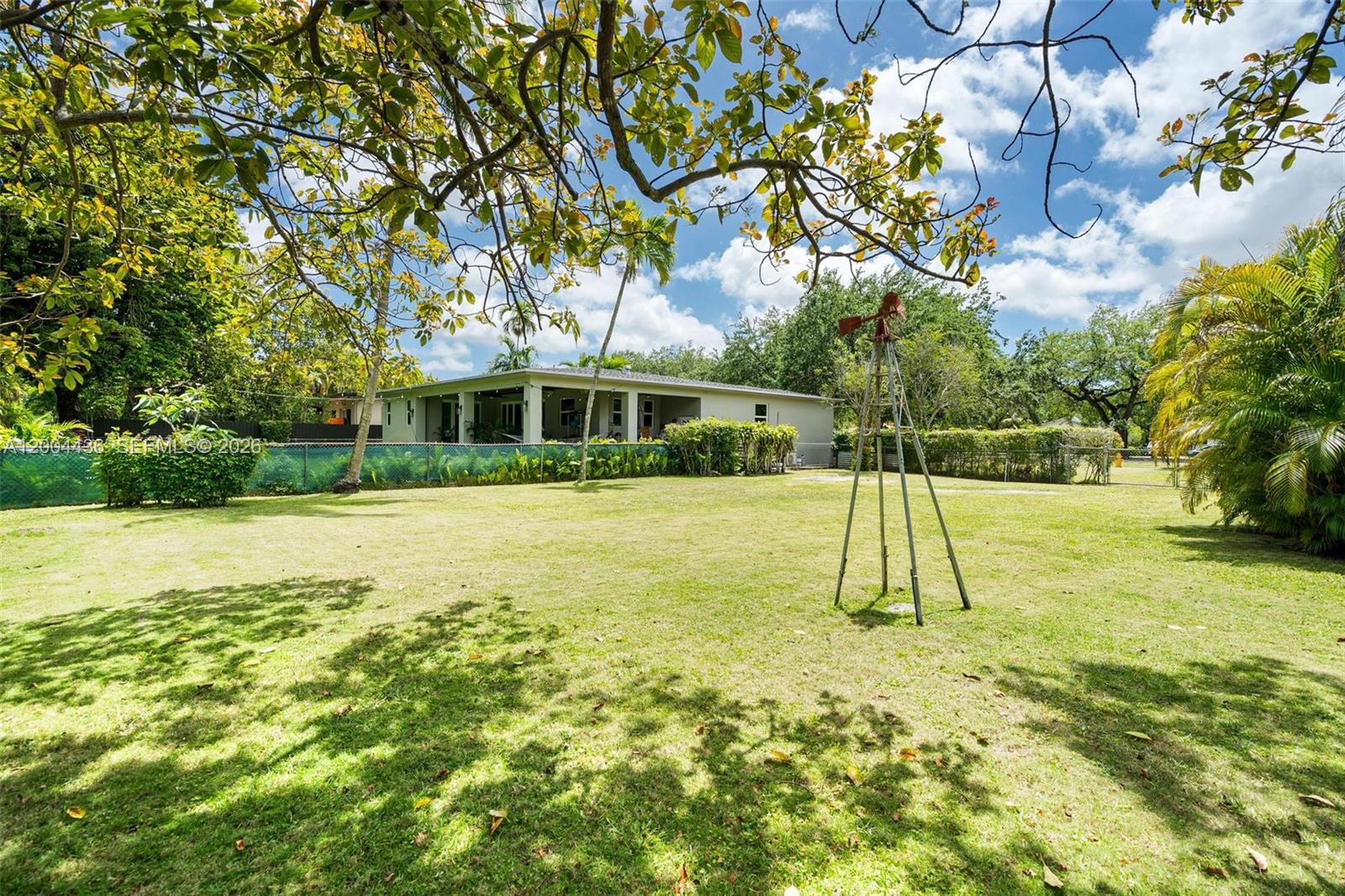 COUNTRY CLUB ESTATES SEC - Residential