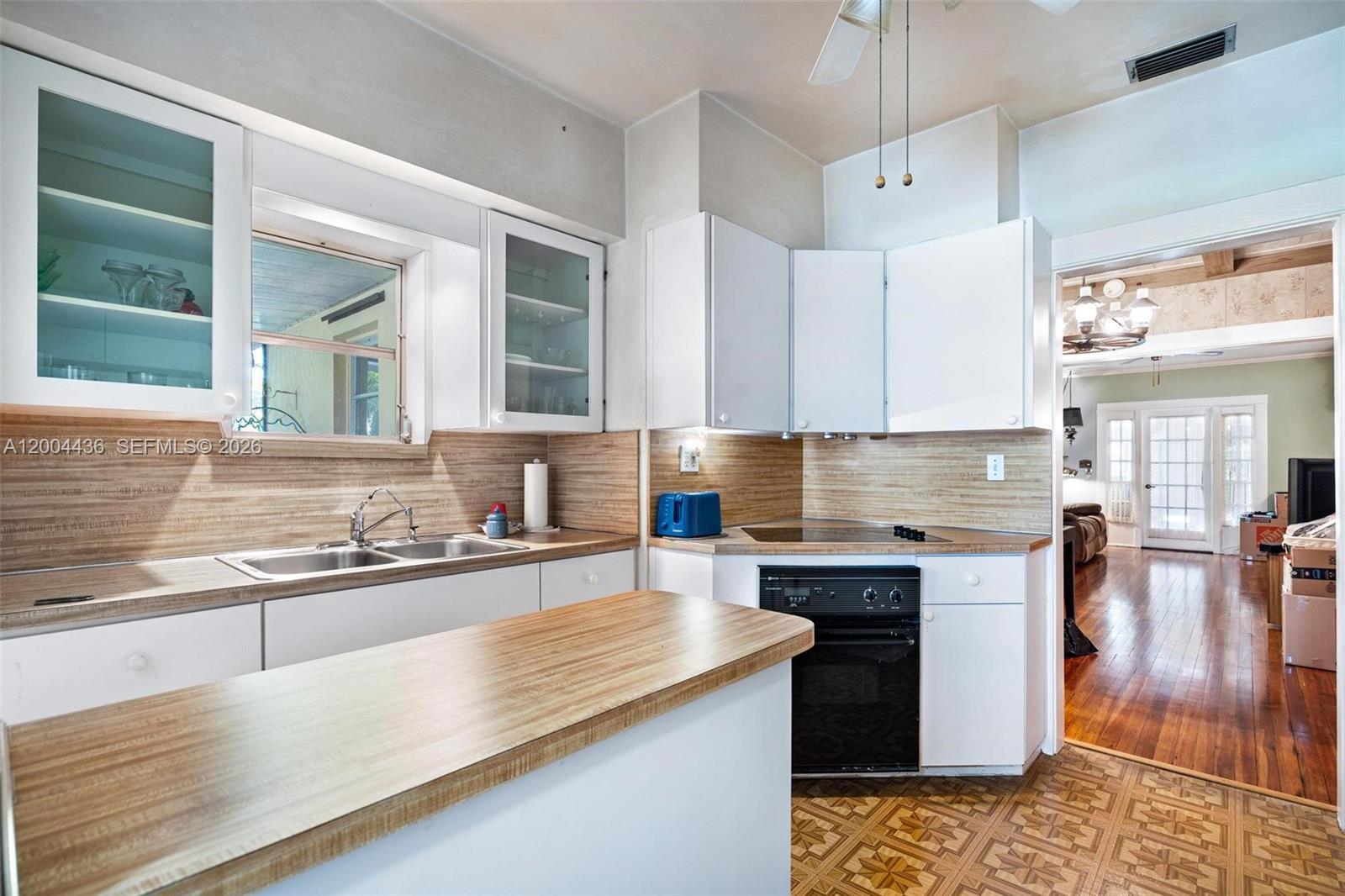 COUNTRY CLUB ESTATES SEC - Residential