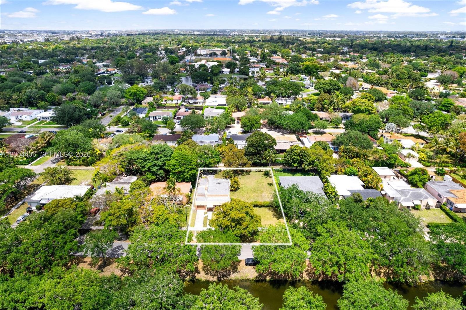 COUNTRY CLUB ESTATES SEC - Residential