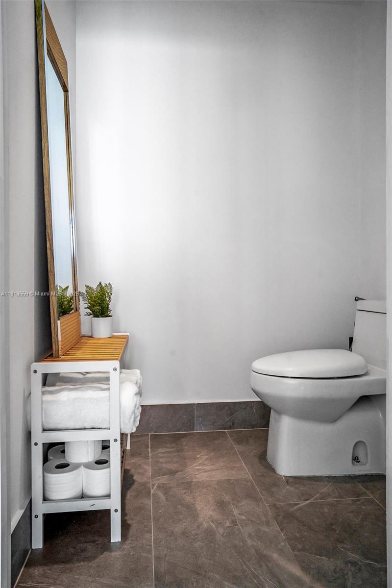 PARAISO BAY CONDO - Residential Lease