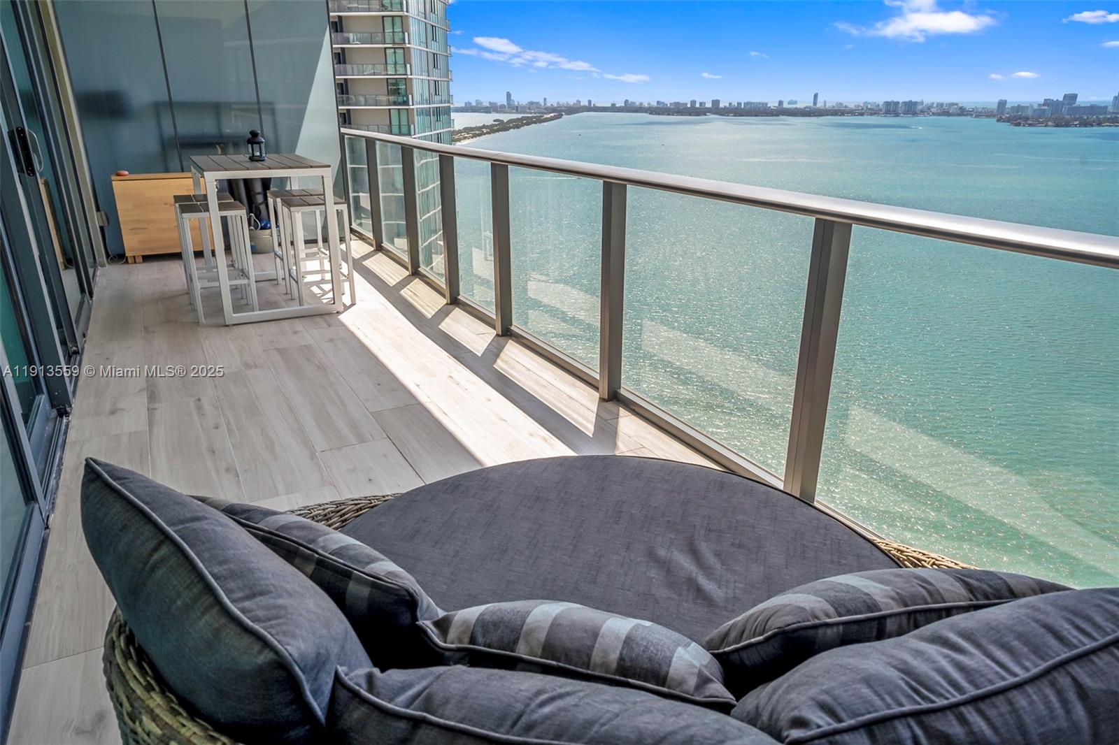 PARAISO BAY CONDO - Residential Lease