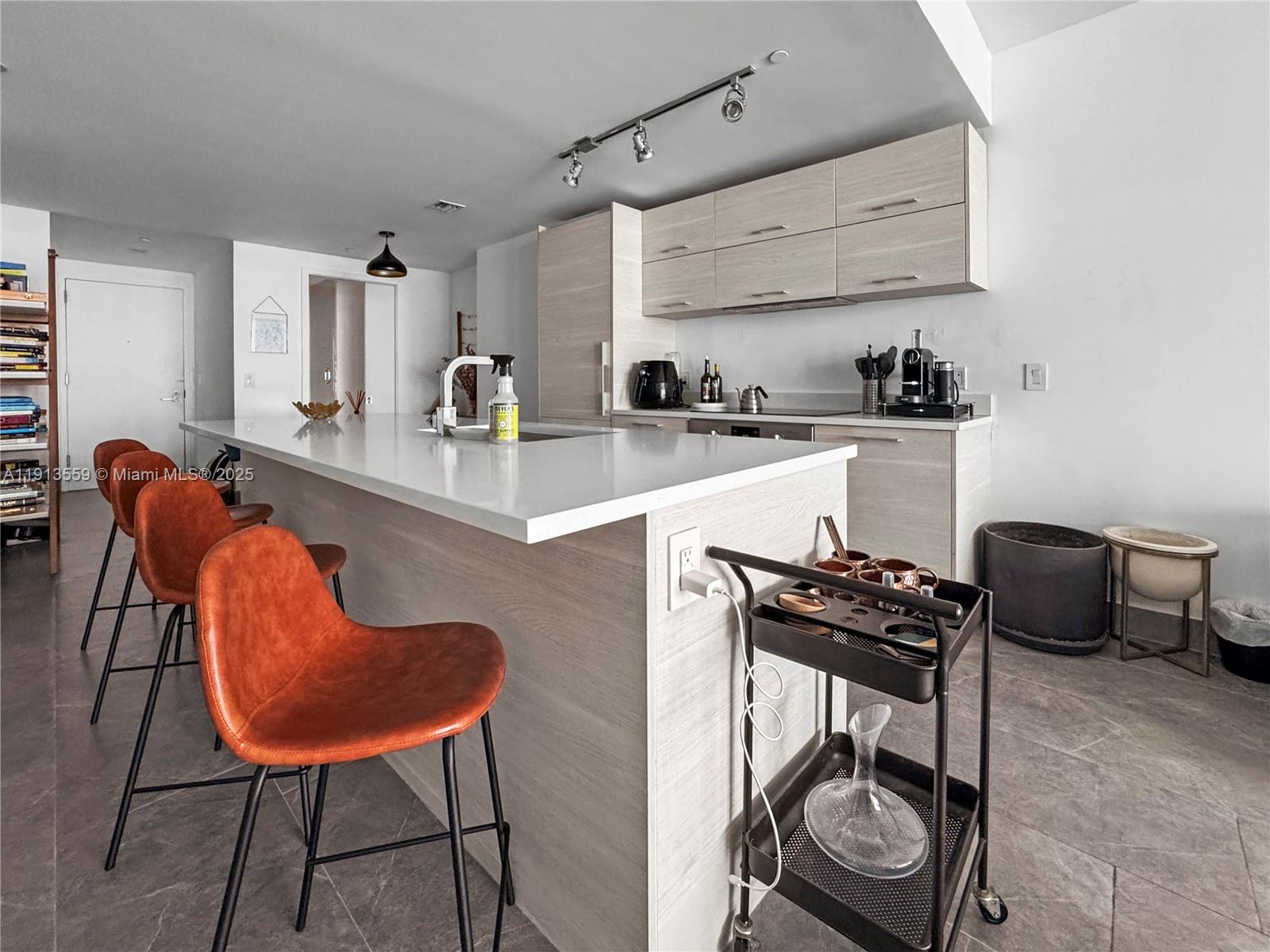 PARAISO BAY CONDO - Residential Lease