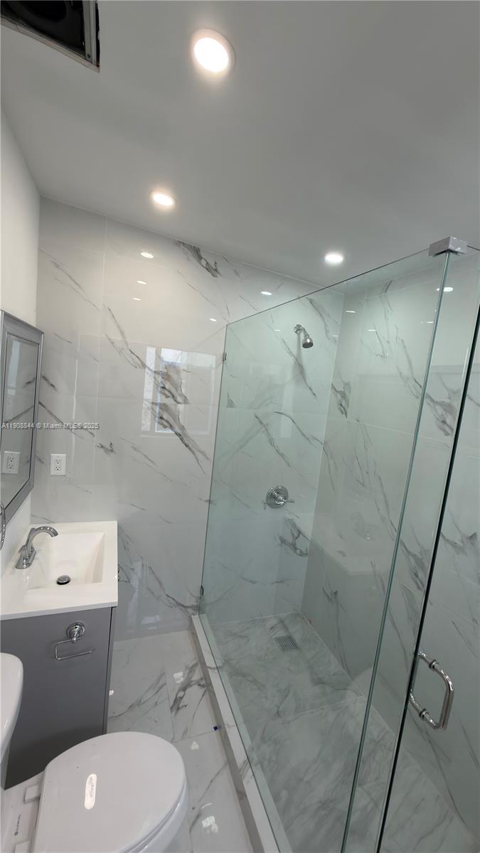 HOLLYWOOD LITTLE RANCHES - Residential