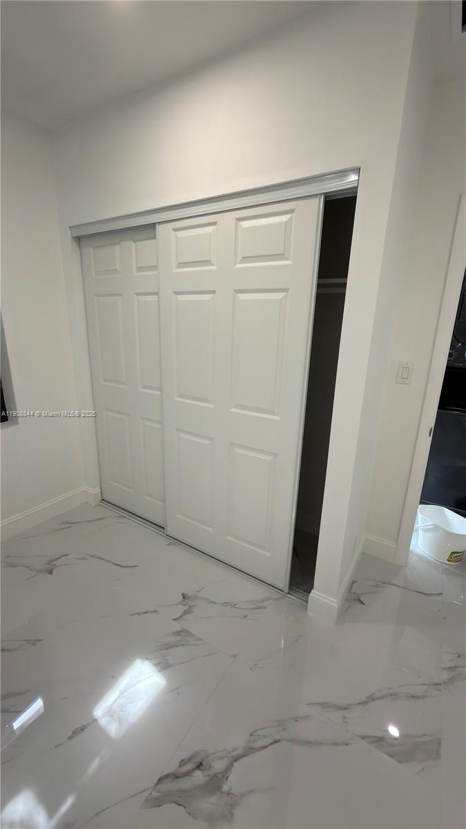 HOLLYWOOD LITTLE RANCHES - Residential