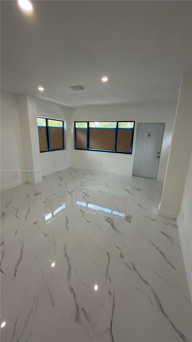 HOLLYWOOD LITTLE RANCHES - Residential