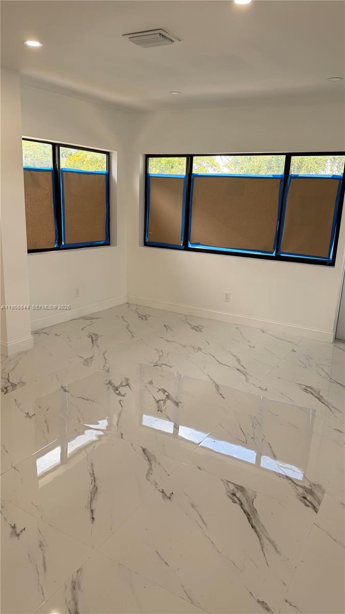 HOLLYWOOD LITTLE RANCHES - Residential