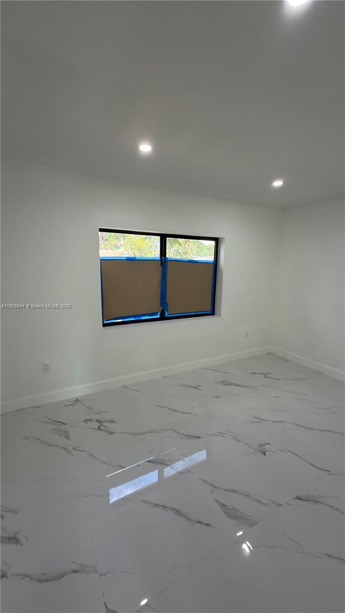 HOLLYWOOD LITTLE RANCHES - Residential