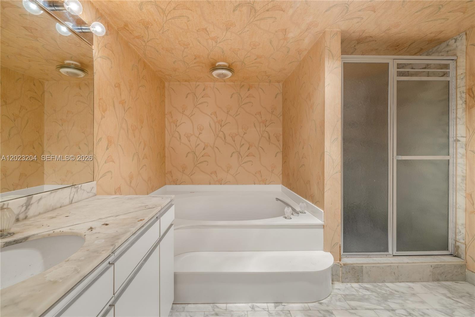 NINE ISLAND AVENUE CONDO - Residential