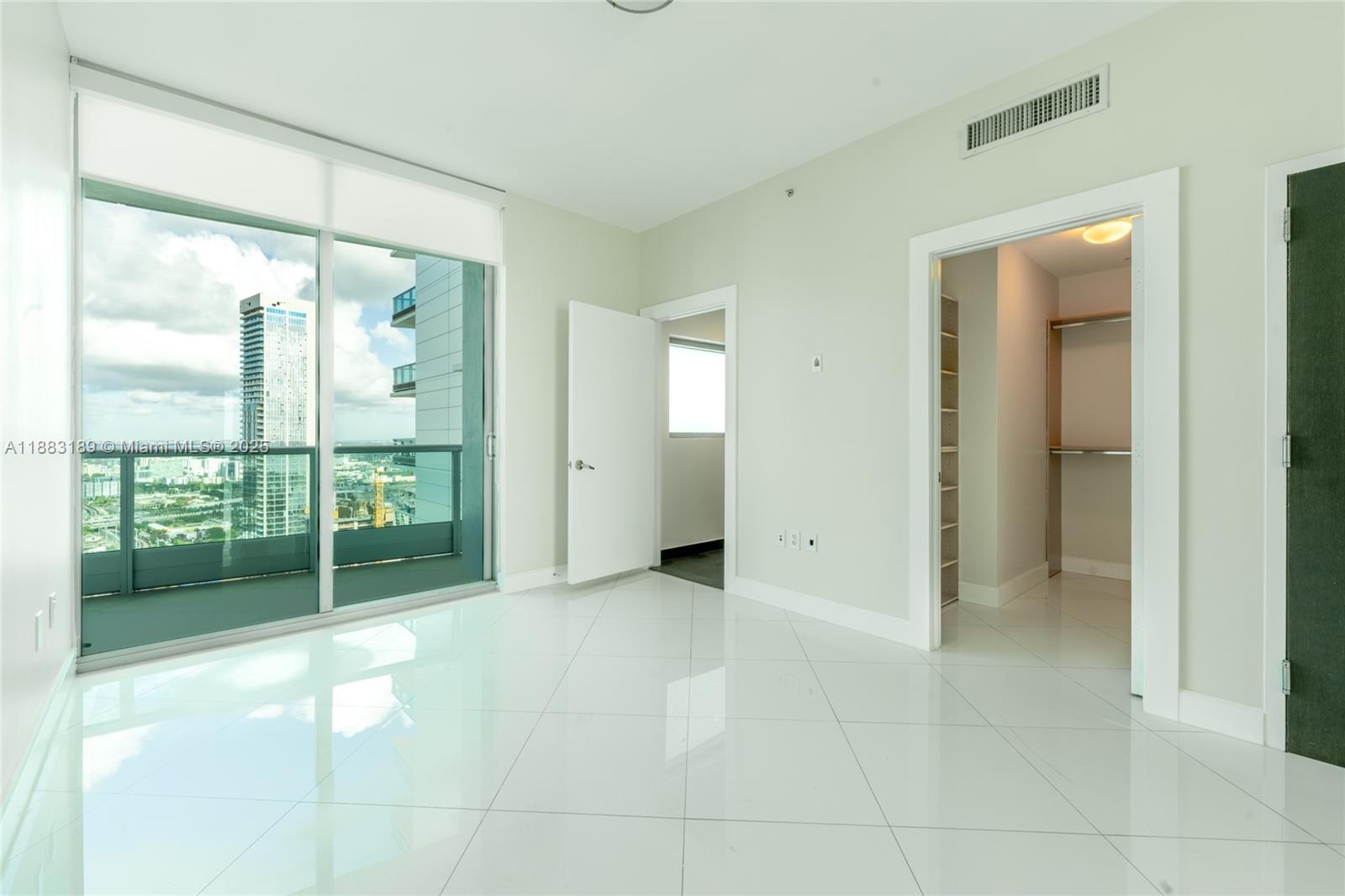 900 BISCAYNE BAY CONDO - Residential Lease