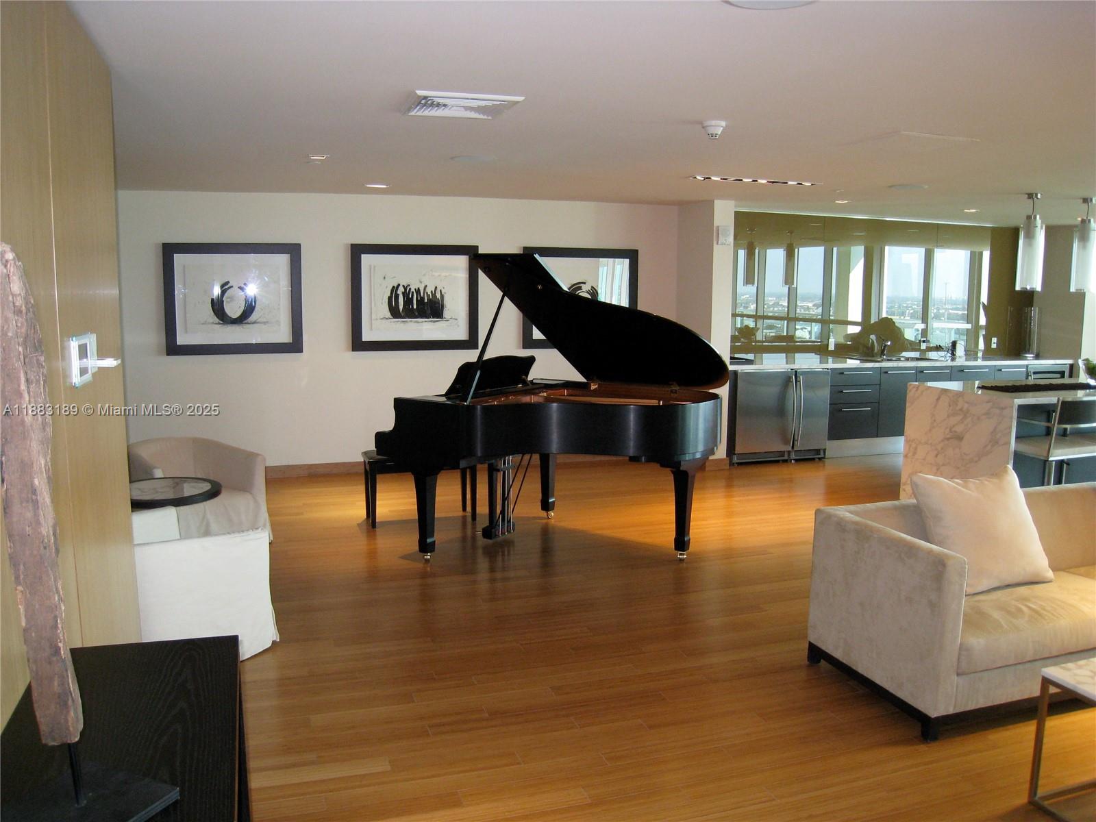 900 BISCAYNE BAY CONDO - Residential Lease