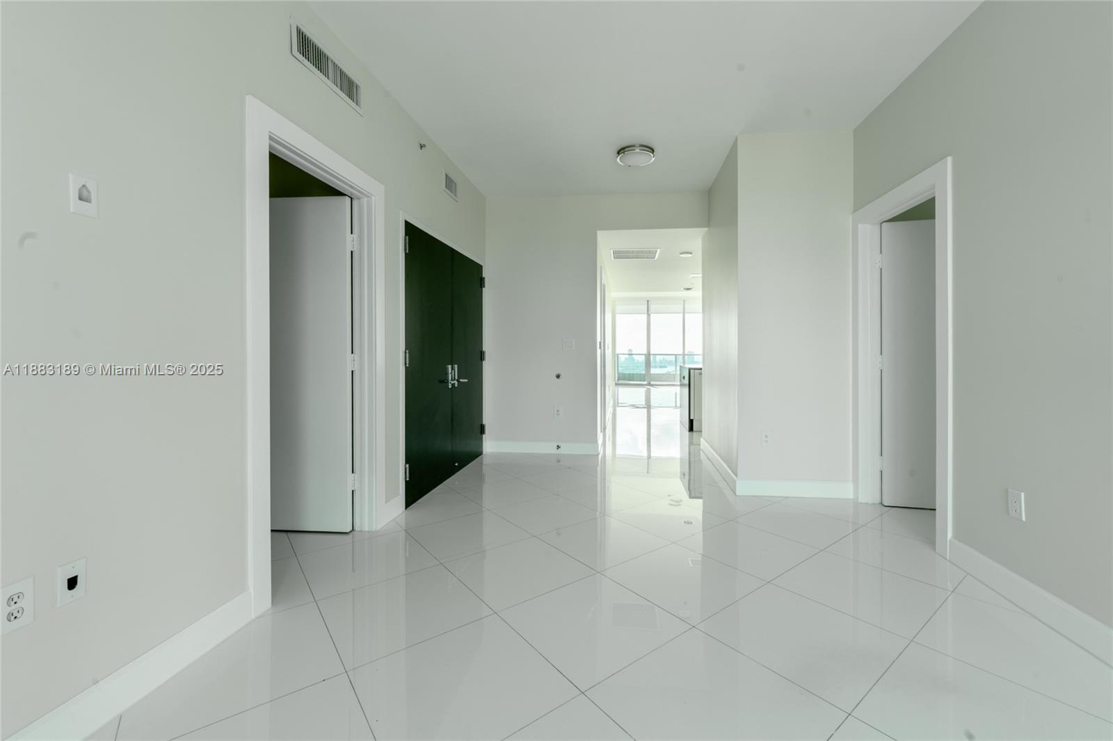 900 BISCAYNE BAY CONDO - Residential Lease
