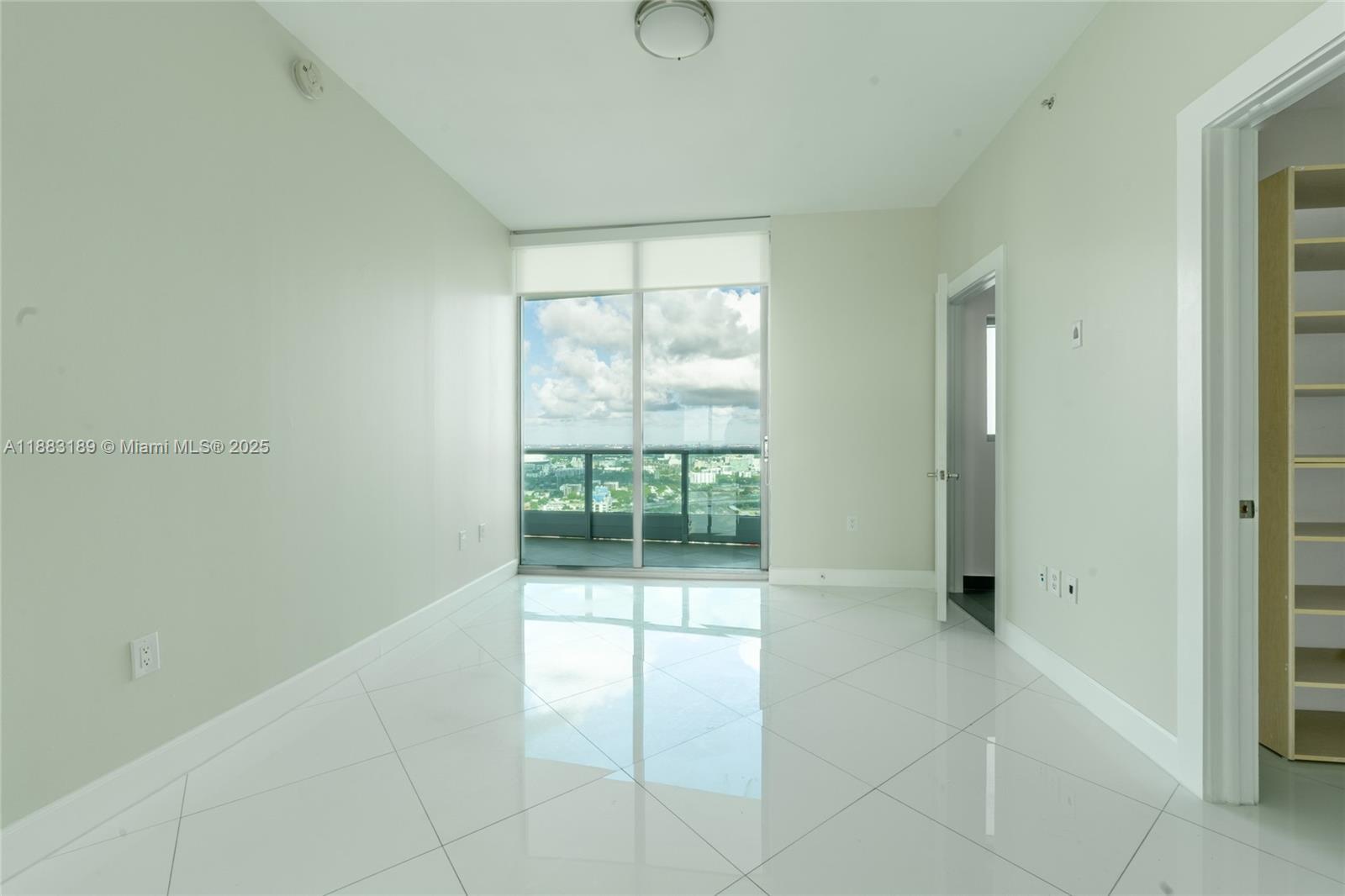 900 BISCAYNE BAY CONDO - Residential Lease