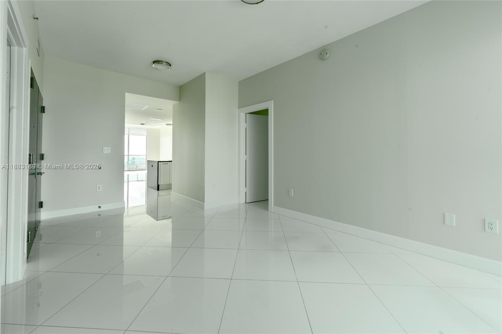 900 BISCAYNE BAY CONDO - Residential Lease