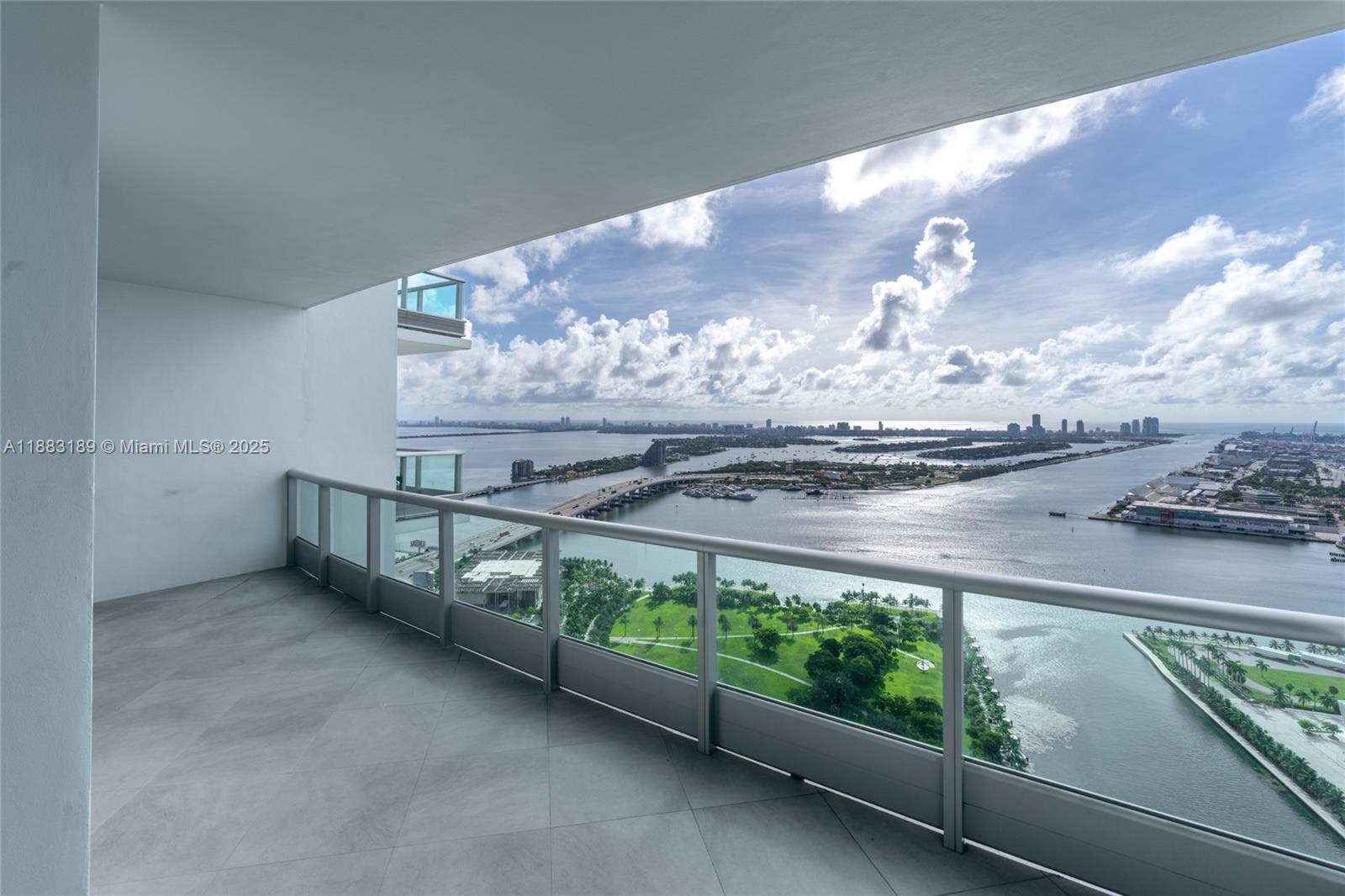 900 BISCAYNE BAY CONDO - Residential Lease