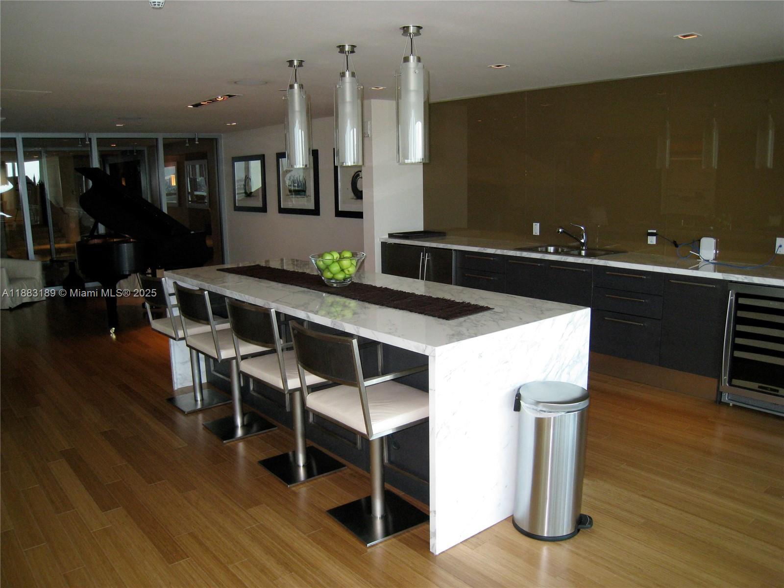 900 BISCAYNE BAY CONDO - Residential Lease