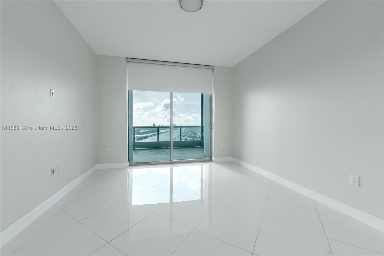 900 BISCAYNE BAY CONDO - Residential Lease