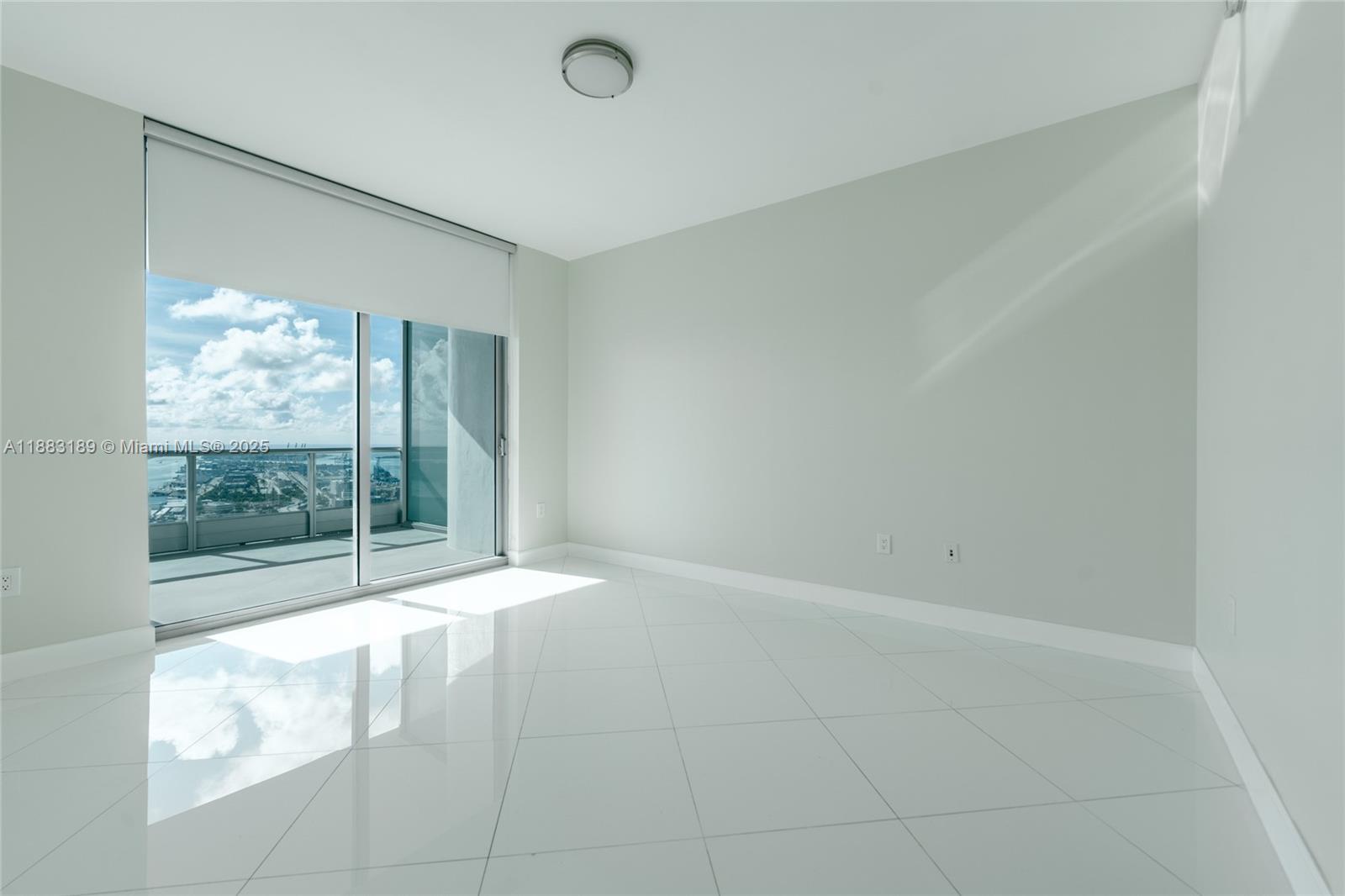 900 BISCAYNE BAY CONDO - Residential Lease