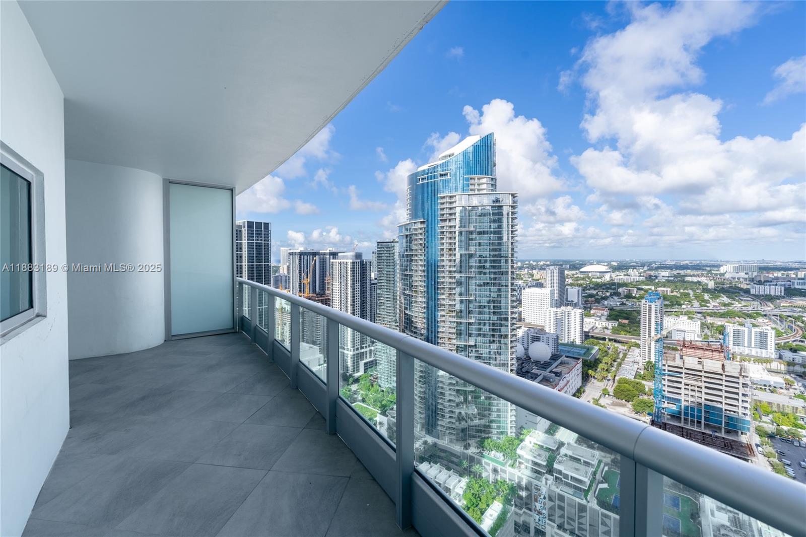 900 BISCAYNE BAY CONDO - Residential Lease