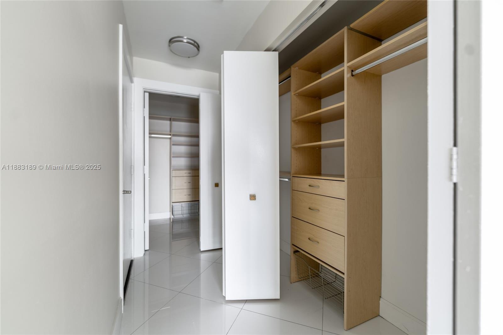 900 BISCAYNE BAY CONDO - Residential Lease