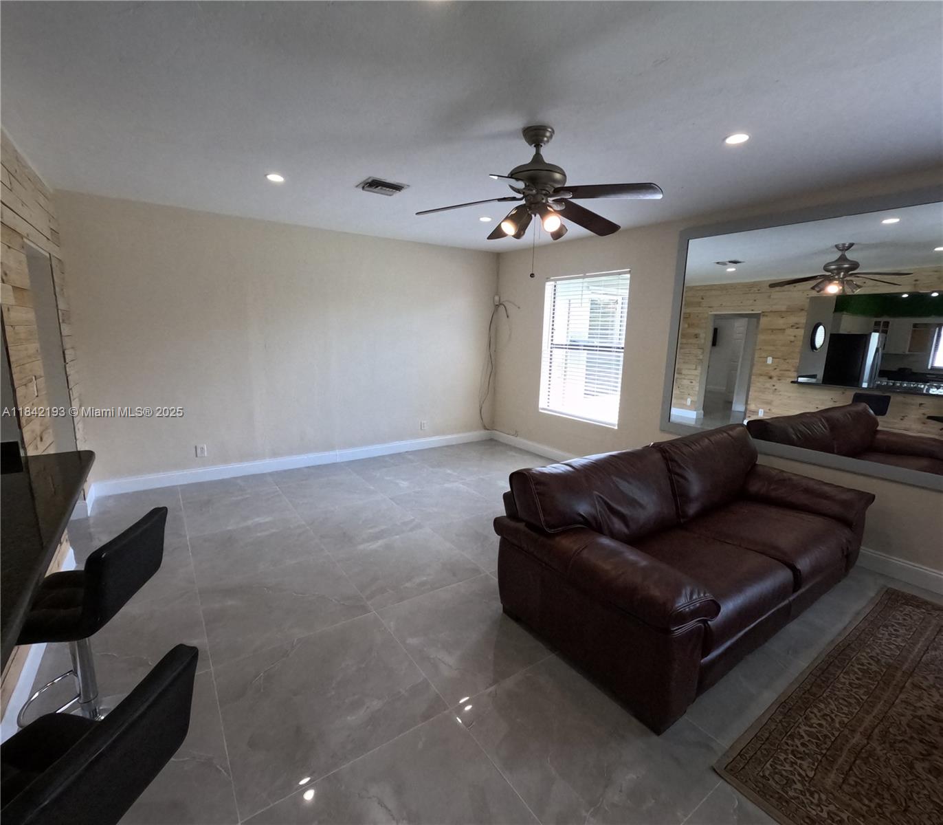 HOLLYWOOD LITTLE RANCHES - Residential Lease