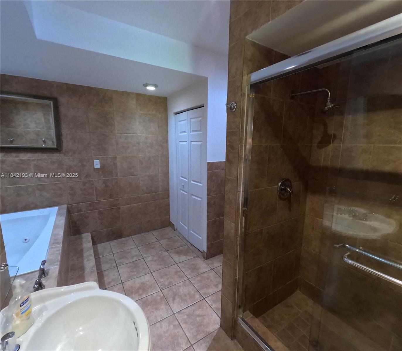 HOLLYWOOD LITTLE RANCHES - Residential Lease