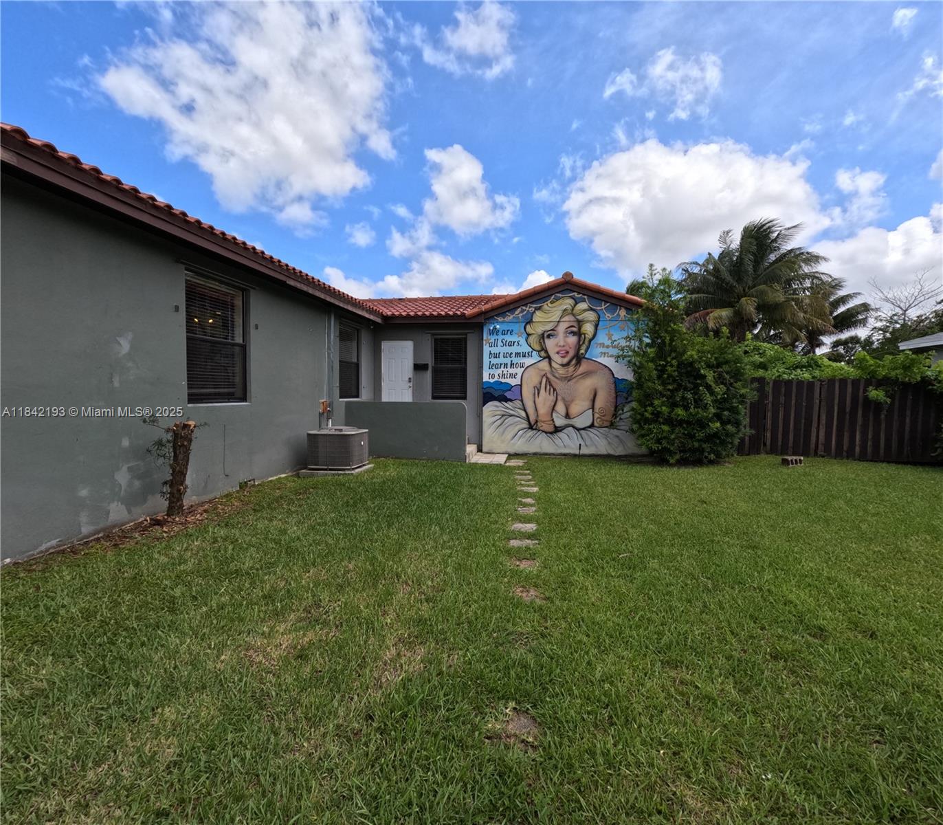 HOLLYWOOD LITTLE RANCHES - Residential Lease