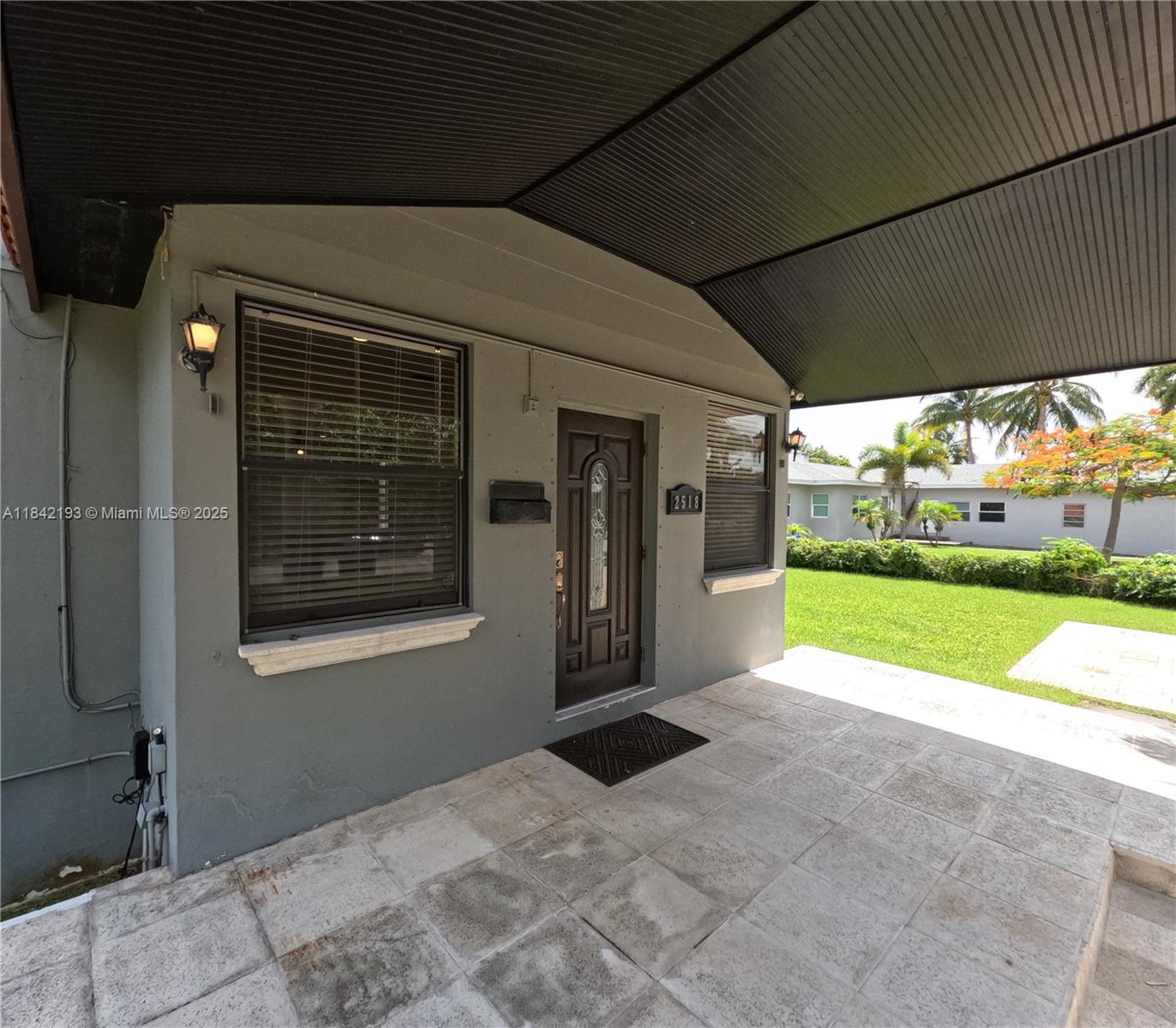 HOLLYWOOD LITTLE RANCHES - Residential Lease