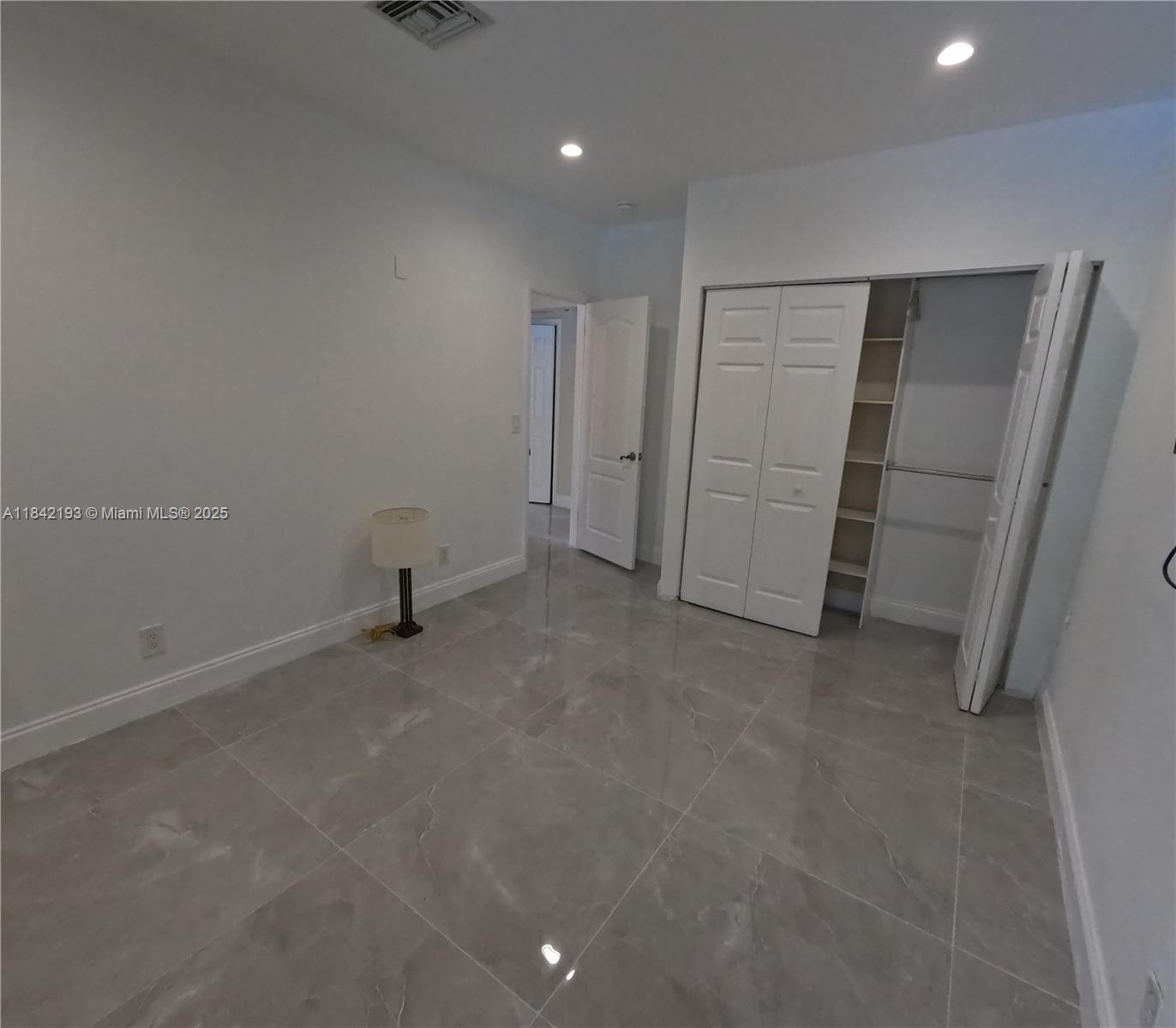 HOLLYWOOD LITTLE RANCHES - Residential Lease