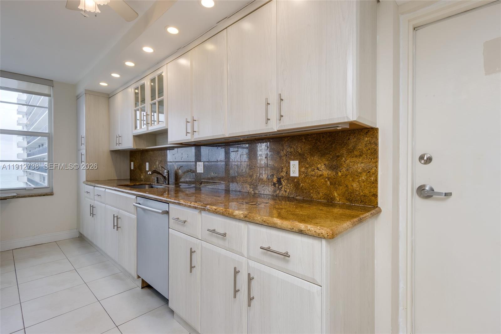 PLAZA SOUTH CONDO - Residential