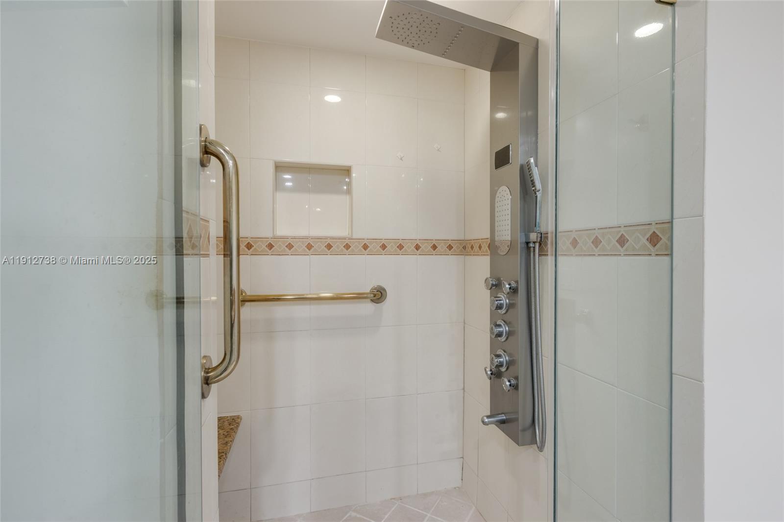 PLAZA SOUTH CONDO - Residential