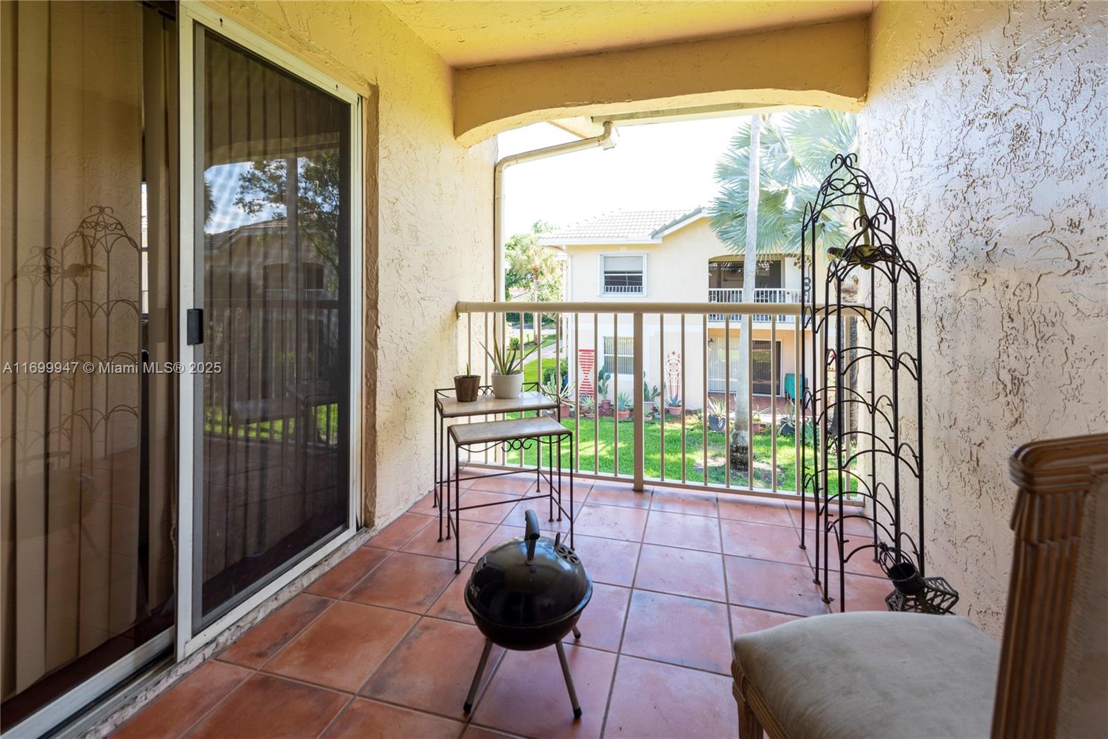 ROYAL GARDEN CONDO - Residential