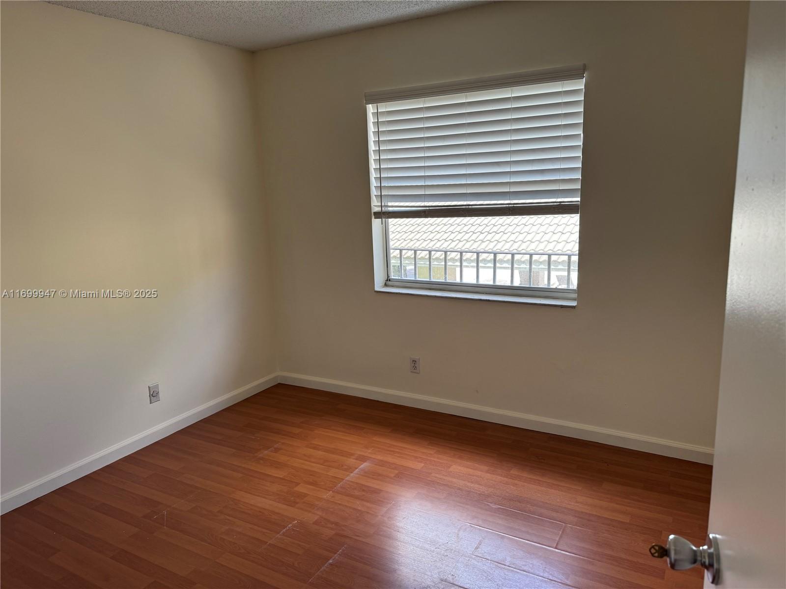 ROYAL GARDEN CONDO - Residential