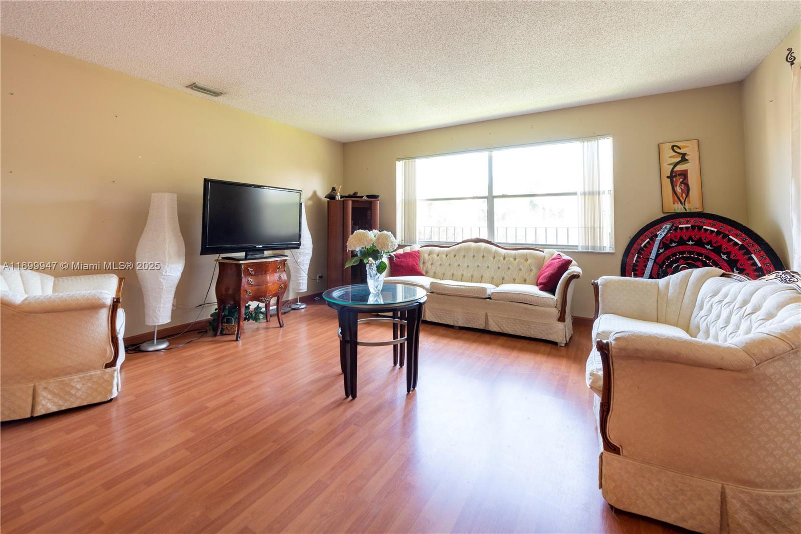 ROYAL GARDEN CONDO - Residential