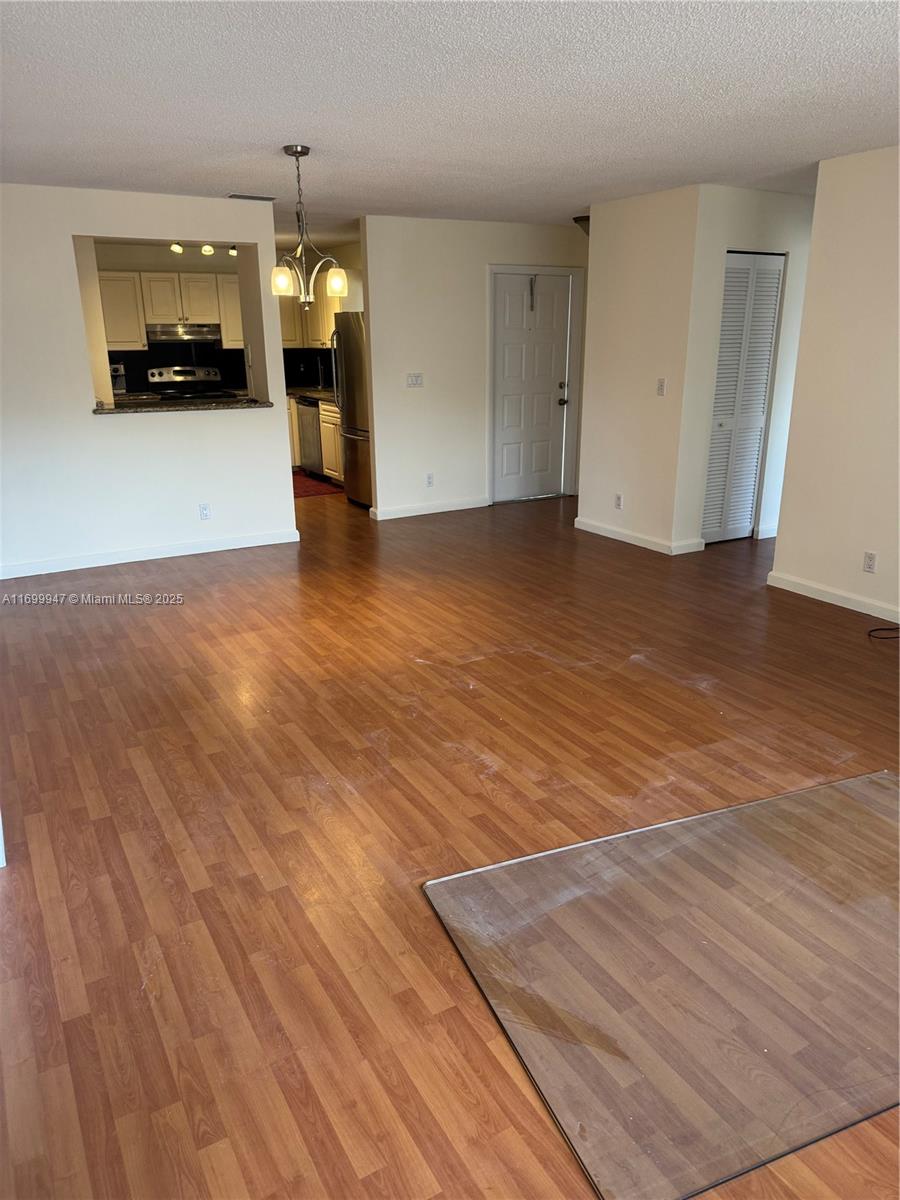 ROYAL GARDEN CONDO - Residential
