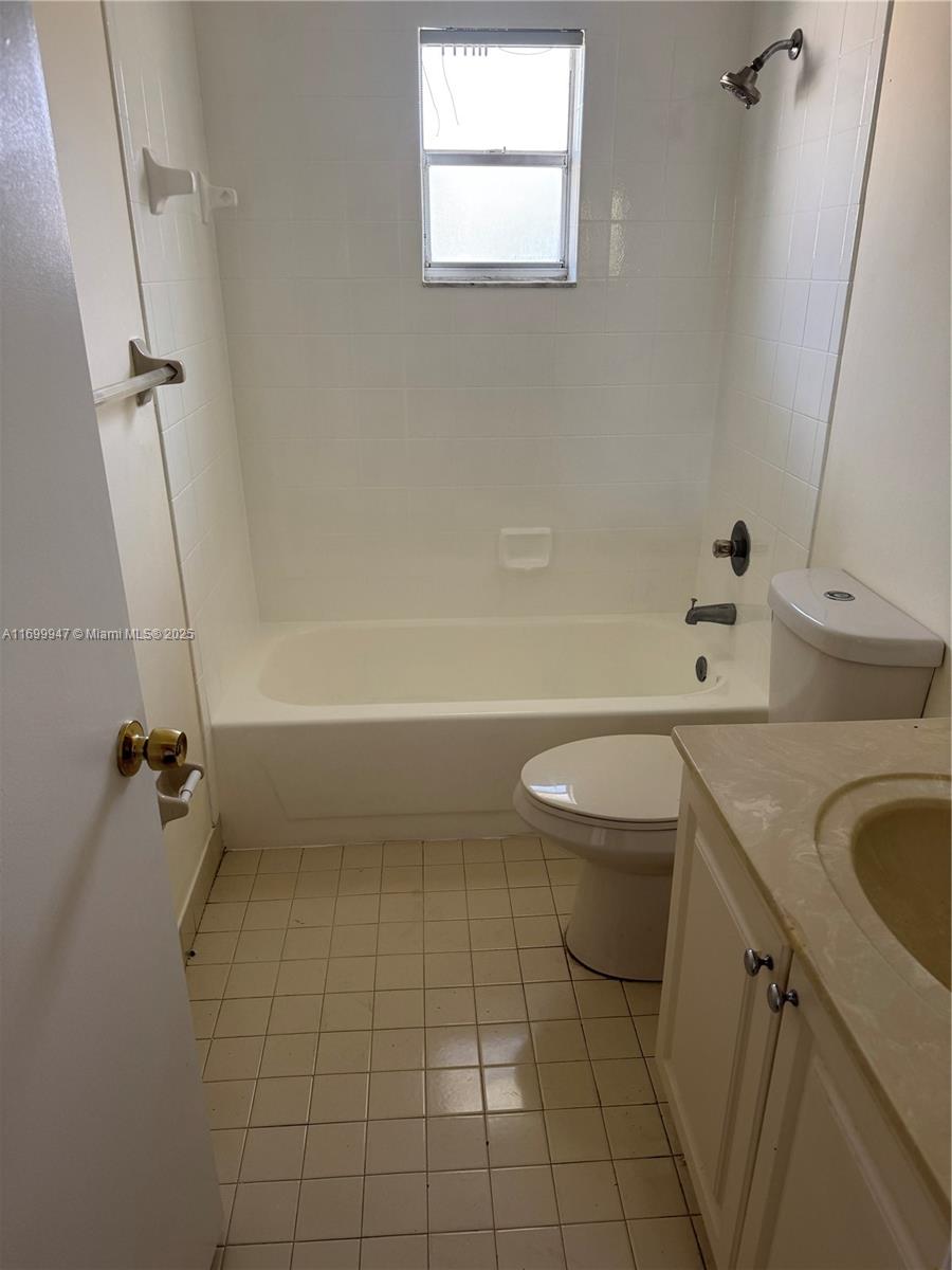 ROYAL GARDEN CONDO - Residential