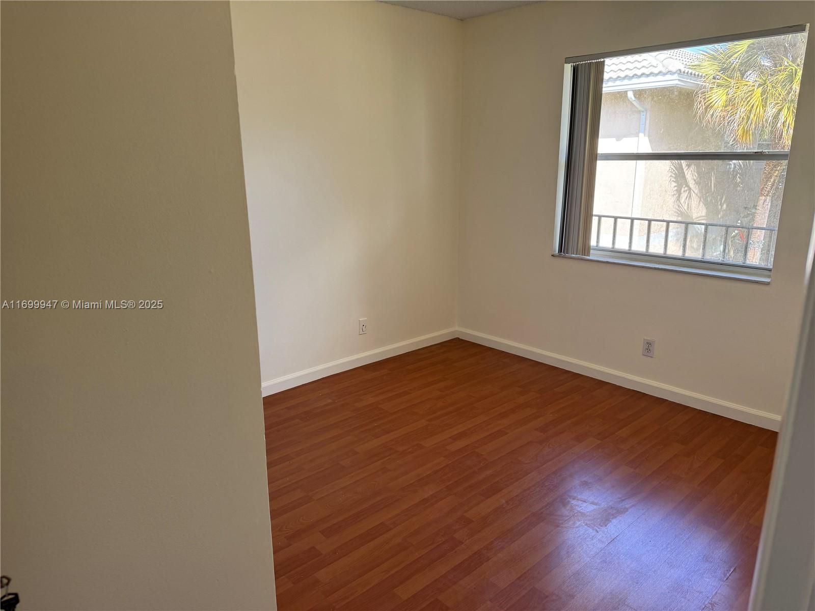 ROYAL GARDEN CONDO - Residential