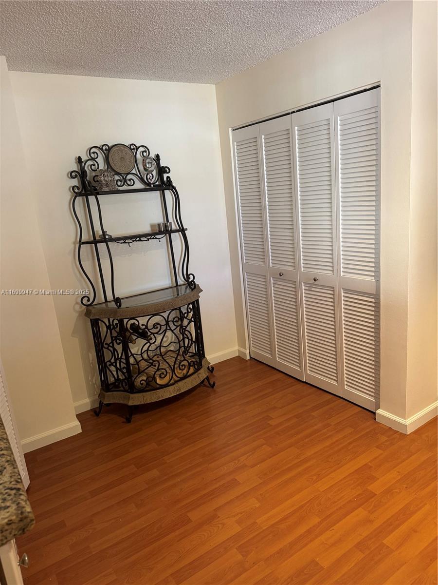 ROYAL GARDEN CONDO - Residential