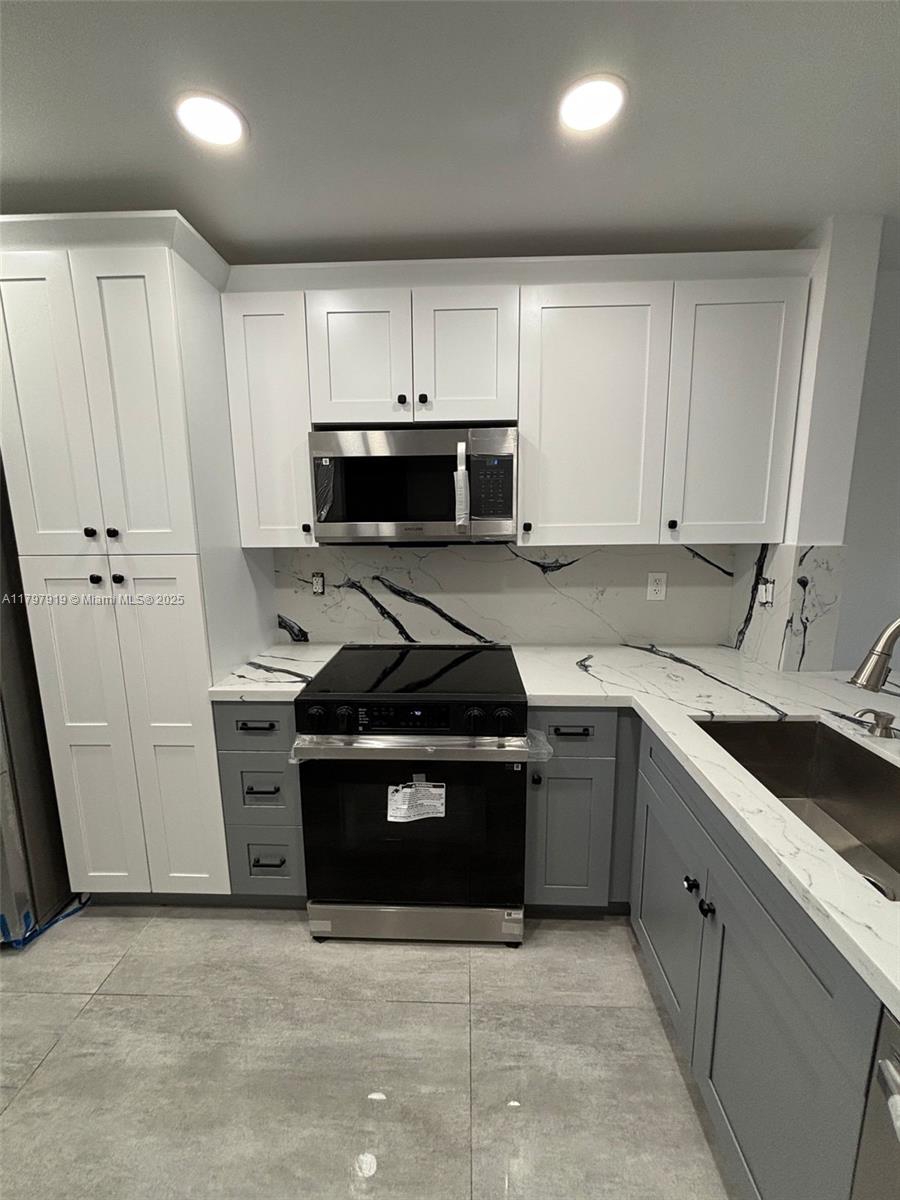 434 NE 210th Cir Ter 207-4A