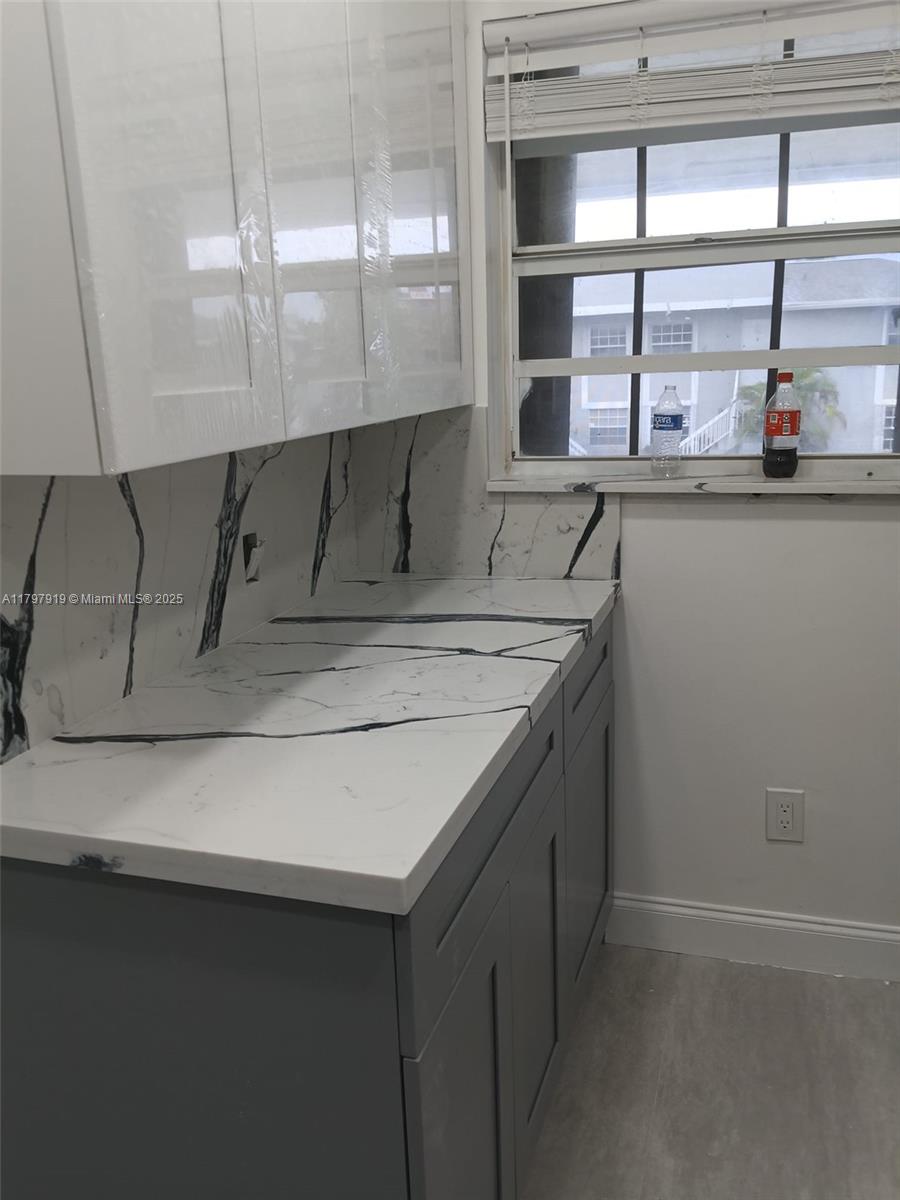 434 NE 210th Cir Ter 207-4A
