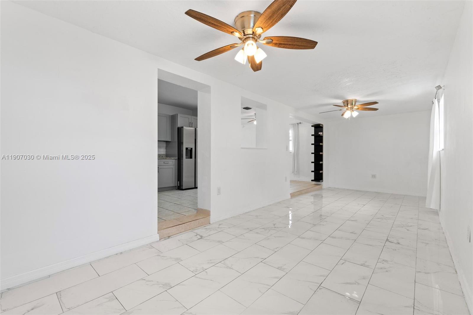 SO MIAMI HEIGHTS ADDN D - Residential Lease