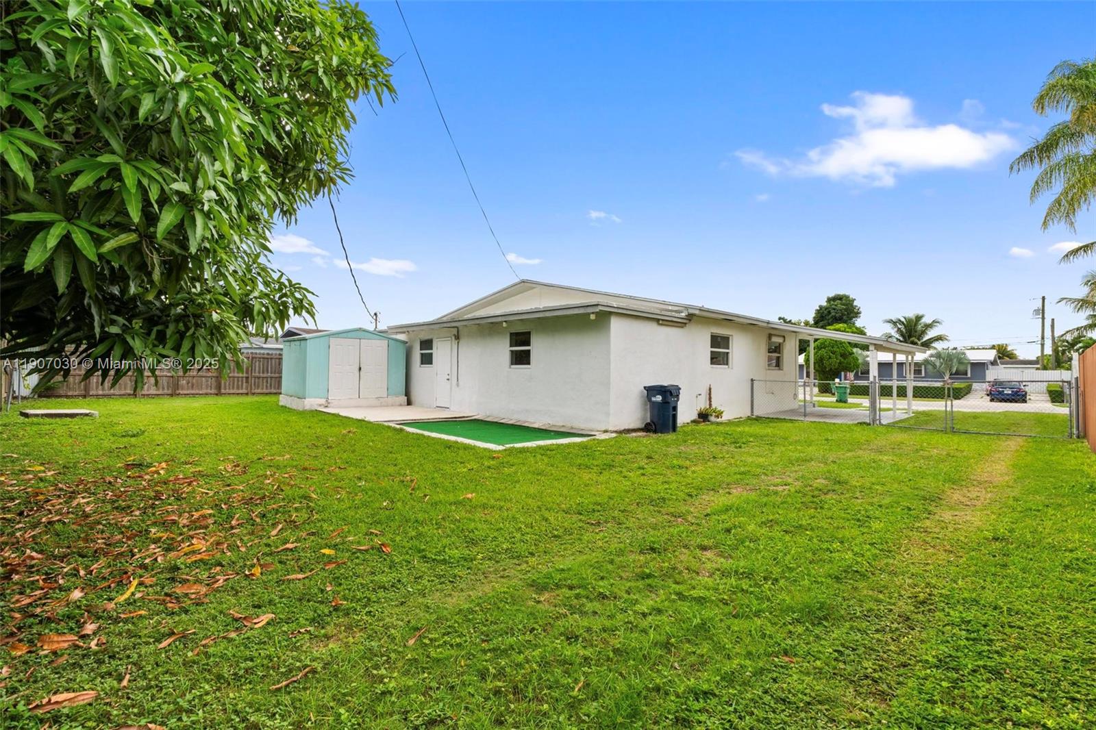 SO MIAMI HEIGHTS ADDN D - Residential Lease