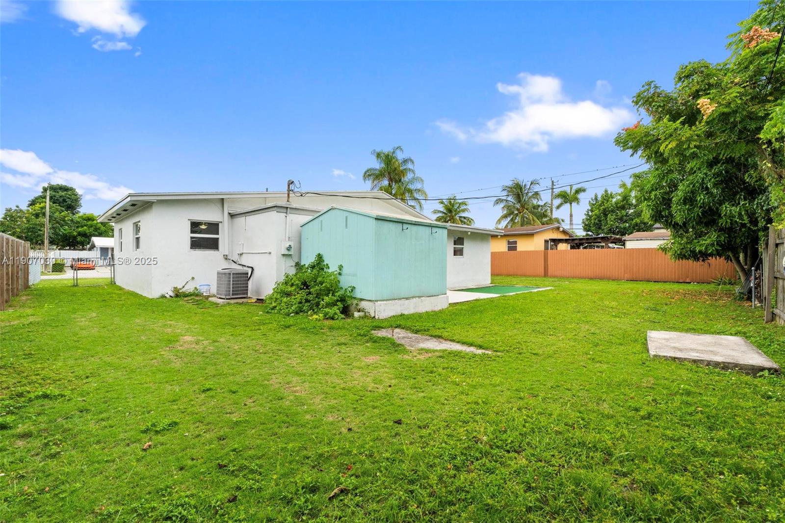 SO MIAMI HEIGHTS ADDN D - Residential Lease