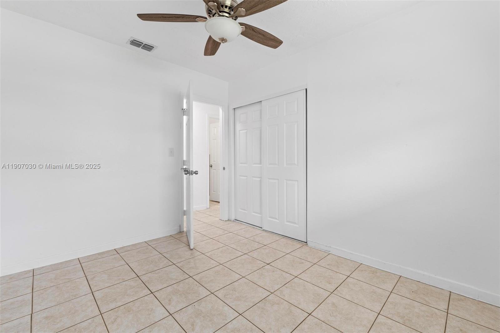 SO MIAMI HEIGHTS ADDN D - Residential Lease