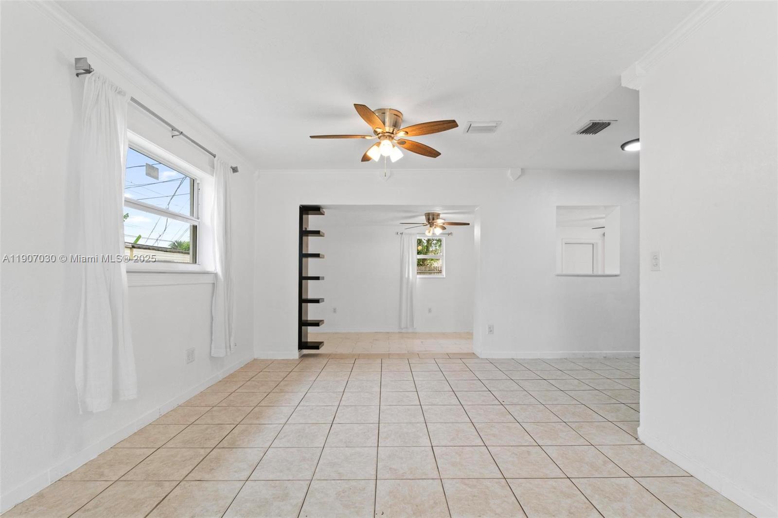 SO MIAMI HEIGHTS ADDN D - Residential Lease