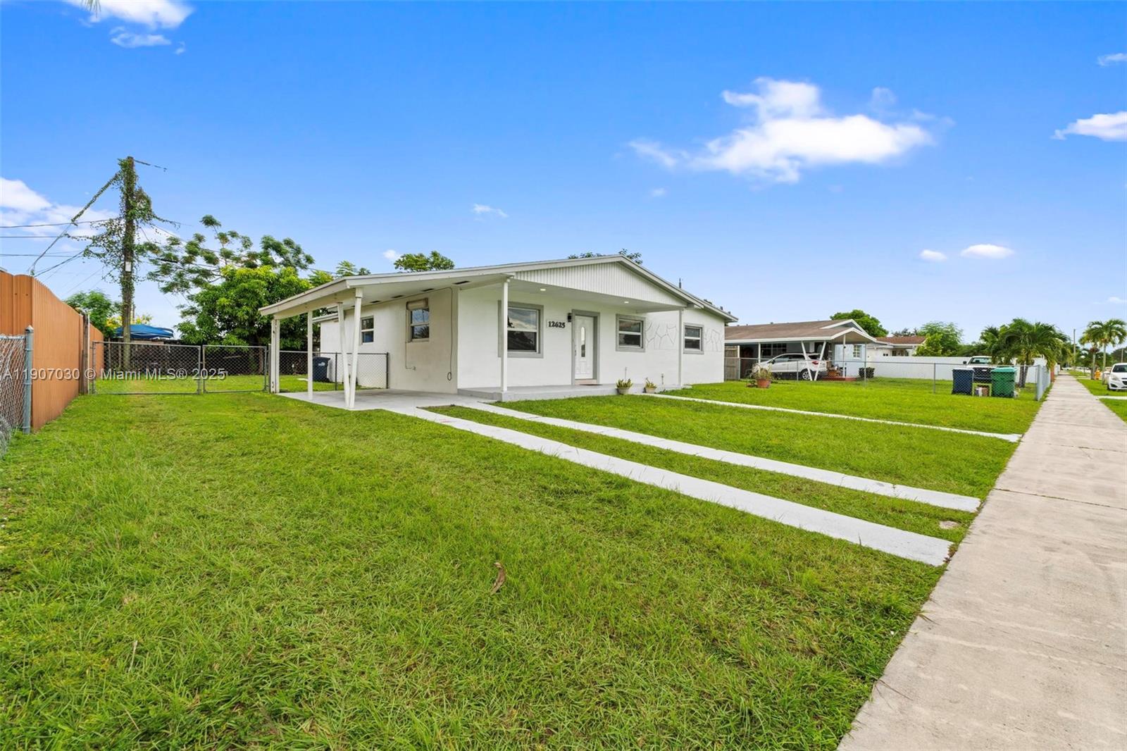 SO MIAMI HEIGHTS ADDN D - Residential Lease
