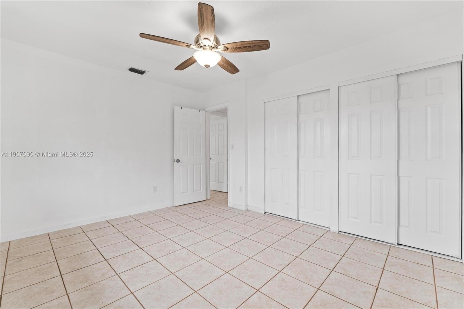 SO MIAMI HEIGHTS ADDN D - Residential Lease